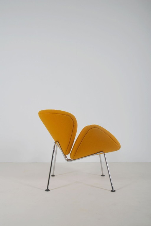 Rodaja de naranja F437 diseñada por Pierre Paulin para Artifort.