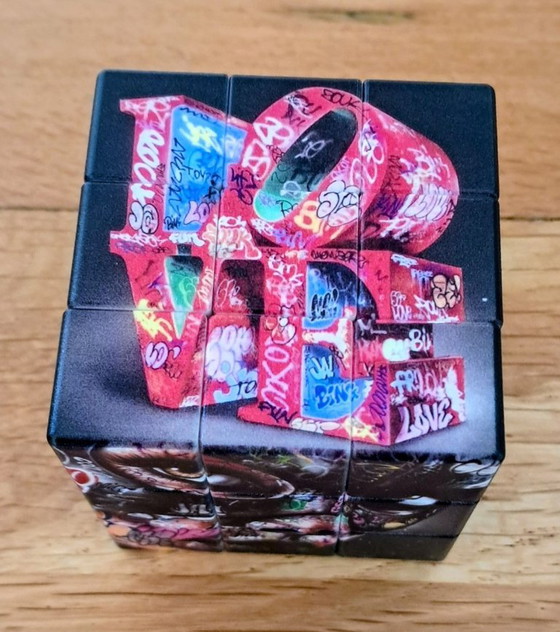 Onemizer - Rubik's Cub - Objet design d'artiste – Sculptures (photo 2 of 19)