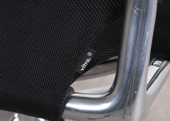 Image 1 of Silla Vitra Meda negra