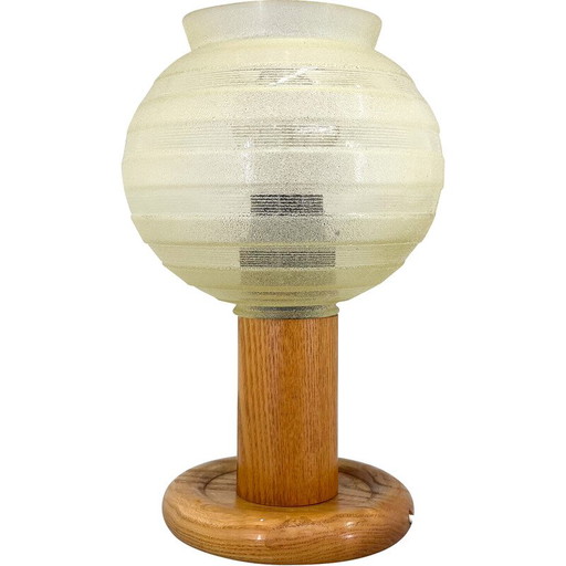Lámpara de mesa vintage de madera y cristal, antigua Checoslovaquia, 1970