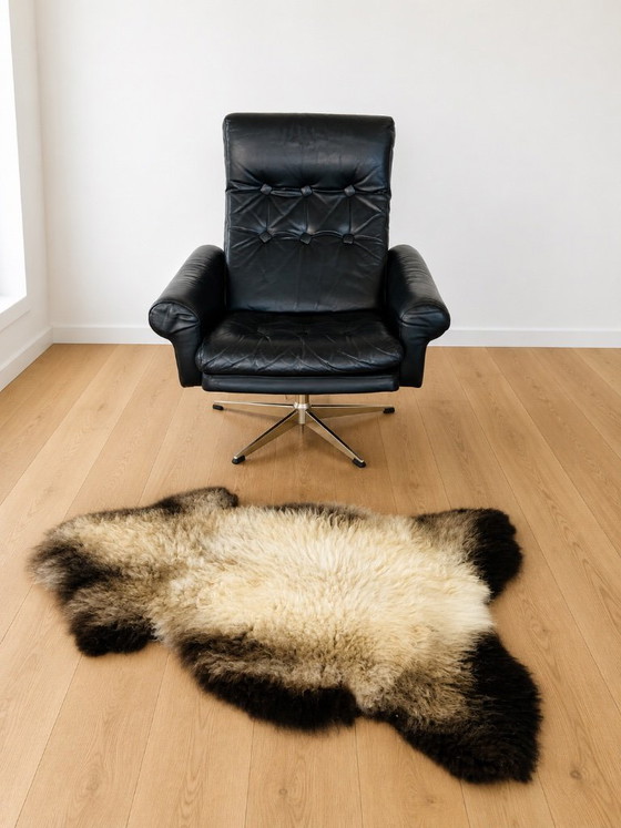 Fauteuil pivotant vintage danois en cuir noir, milieu du siècle, années 1970 – Leather (photo 3 of 13)
