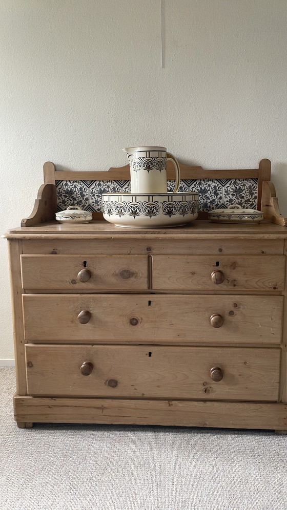 Antike Kiefernkommode mit Spritzschutz, Kommoden, Holz, Braun (Foto 2 von 5)