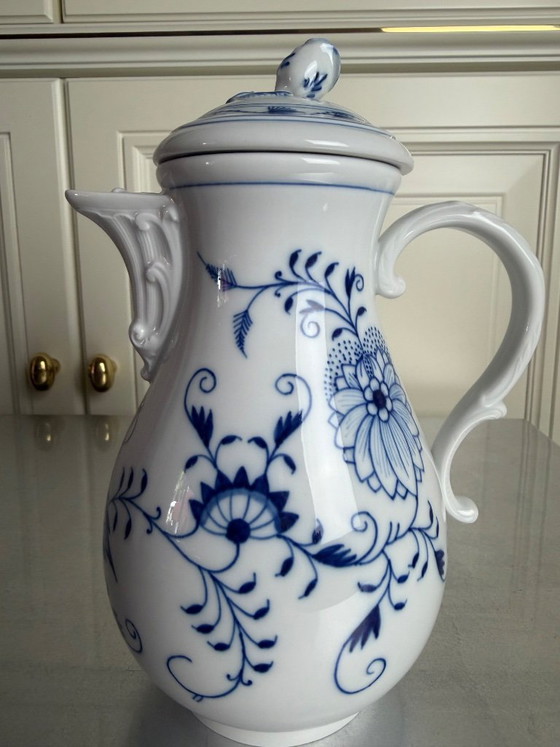 Image 1 of Original Meissen coffee pot, onion pattern – first choice – excellent condition