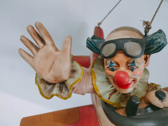 Image 1 of Payaso Jun Asilo en un avión decorado (pieza de colección)