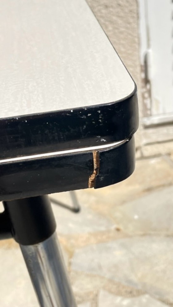 Image 1 of Table Bureau en formica à 2 rallonges vintage