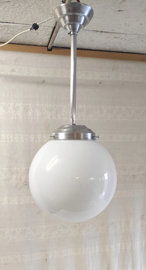 Hanglamp in Bauhaus-stijl van aluminium met opalen bol, diameter 25 cm - midden 20e eeuw
