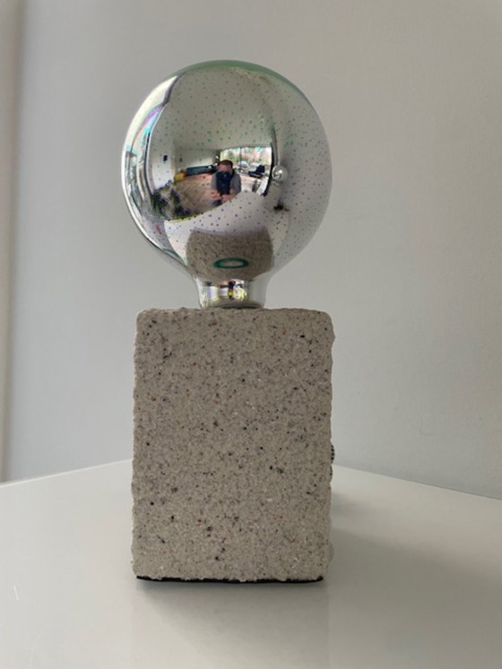 Image 1 of Set van twee moderne designlampen met sculpturale stenen basis