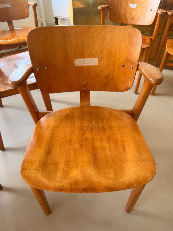 Domus chairs (9 pieces, also available individually) – Ilmari Tapiovaara, Dining chairs, Wood (photo 3 of 21)