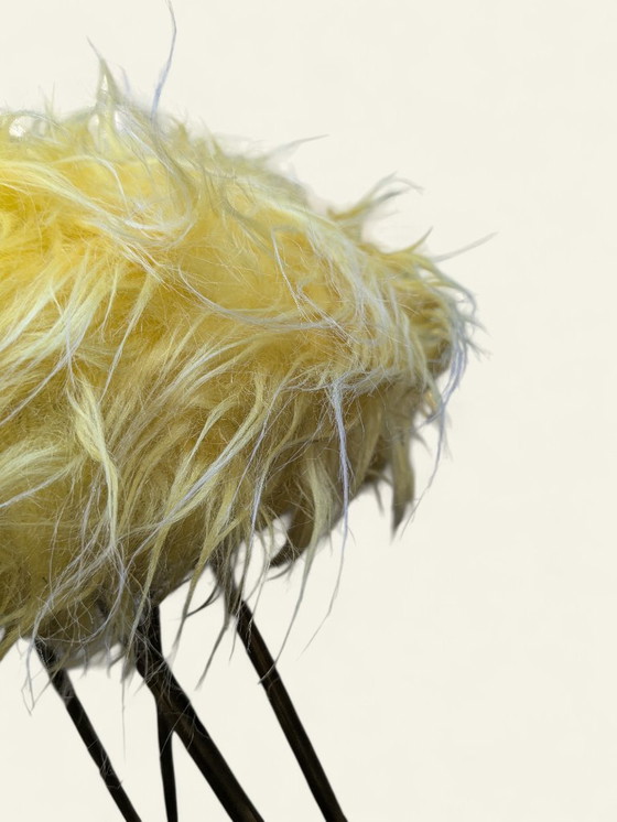 Image 1 of Rarität! 60s Dreibein-Hocker mit Messingbeinen & Gelbem Kunstfell, Retro-Pop Style – Mid-Century Sitzhocker