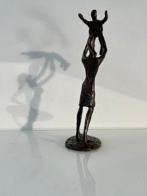 Image 1 of Bronze statue of mother and child – modern and expressive