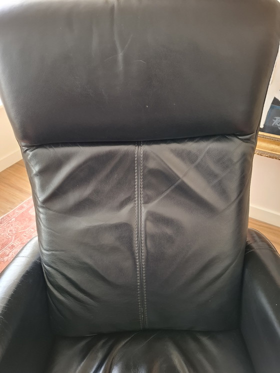 Image 1 of Sillón reclinable de cuero negro de gran presencia