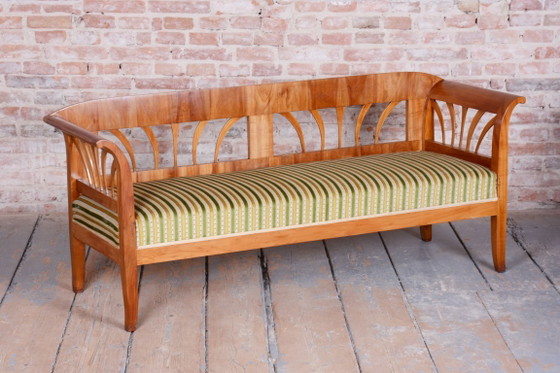 Divano Biedermeier restaurato, in legno di ciliegio e abete rosso, con finitura lucida, Austria, anni 1820. (photo 6 of 10)