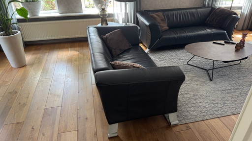 Vendo set di divani Rolf Benz modello 322 (3 e 2,5 posti) in pelle nera.