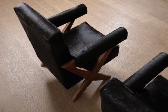 Par de sillones Pierre Jeanneret con patas en forma de X, Chandigarh, década de 1960. – Leather, Vintage (photo 2 of 16)