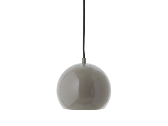 Image 1 of 2x Frandsen Ball Hanglamp Ø18 – Warm Grijs