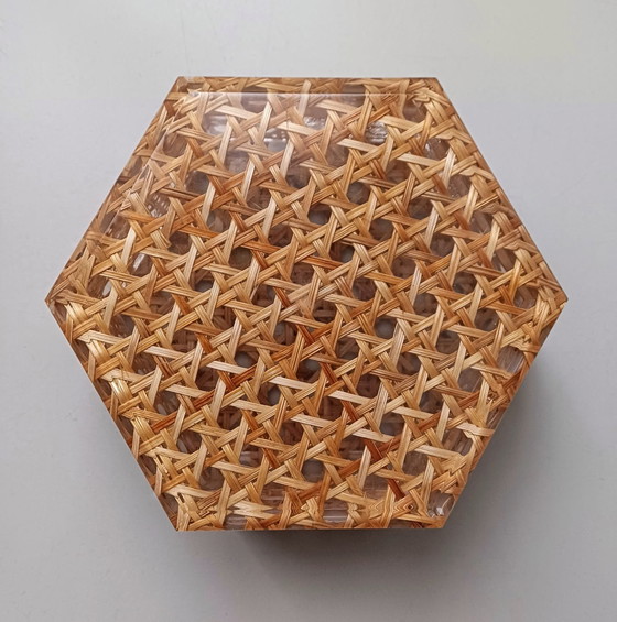 Image 1 of Lucite- und Rattanbox
