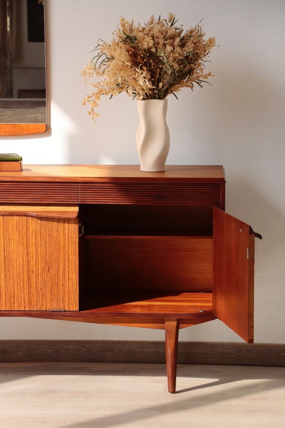 Image 1 of Scandinavisch teakhouten dressoir van Elliots of Newbury