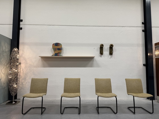 Image 1 of 4 chaises de salle à manger Leolux Freyr, tissu Safire jaune