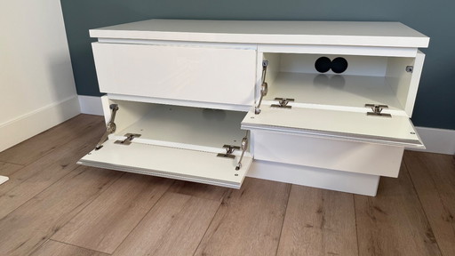 INTERLÜBKE Cube lage kast hoogglans