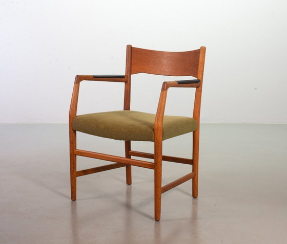 Image 1 of Set of Two Hans Wegner Mid-Century Design Famous Dining Chairs for Plan Mobler with Black Wooden armrests. Sweden, 1960s.