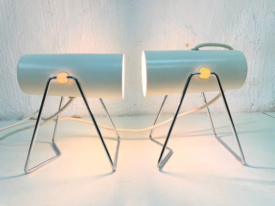 2 minimalistische cilindrische tafellampen in Space Age-stijl uit de jaren 60 en 70. – Metal (photo 5 of 12)