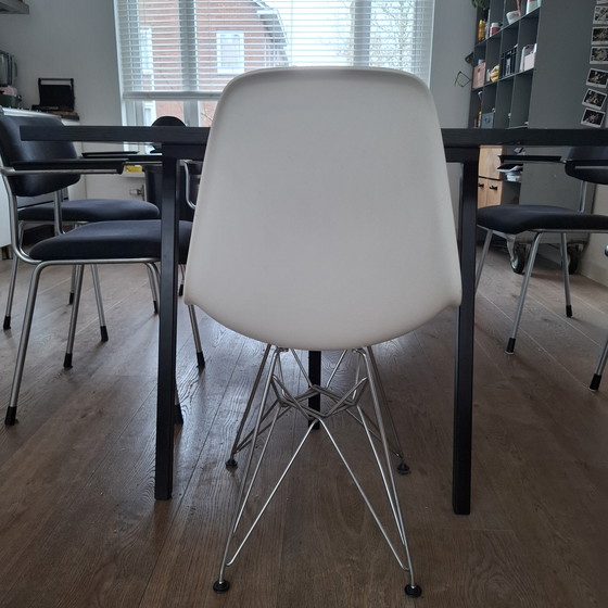 Image 1 of Sedia Vitra Eames bianca DSR cromata
