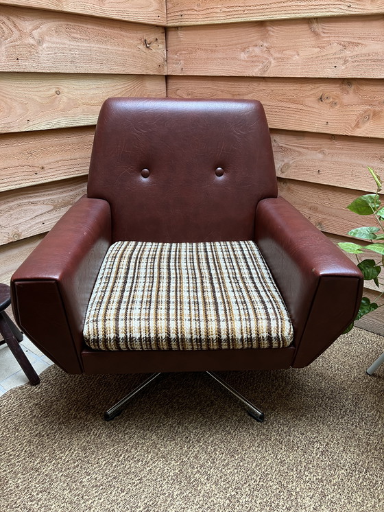 Image 1 of Poltrona girevole vintage