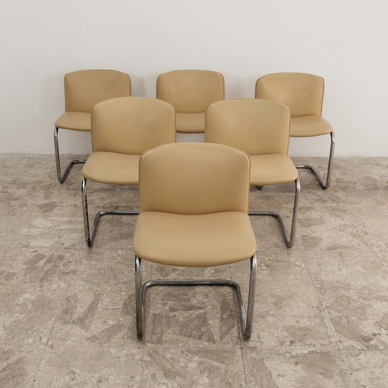 Image 1 of Set van 6 Bauhaus-fauteuils uit de jaren 70, vintage, modern en antiek.
