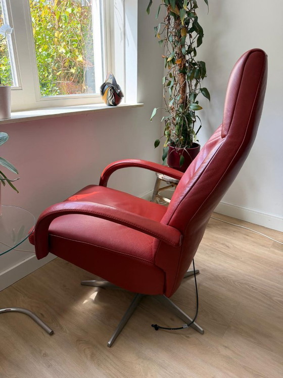 Image 1 of Arc 1007 electric recliner leather with battery with signs of use