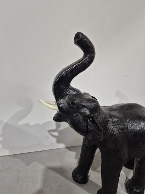 Image 1 of Vintage leren olifant in de stijl van de vrijheid