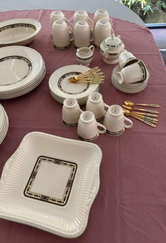 Image 1 of Wedgwood servies model Carlton