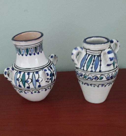 Set aus 2 handbemalten tunesischen Amphorenvasen – mediterrane Keramik