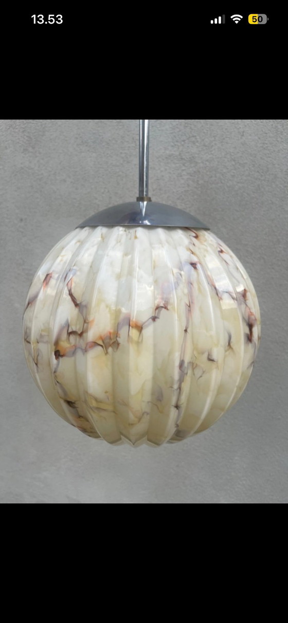 Lampada a sospensione Art Déco vintage in vetro marmorizzato – Anni '30 – Lampade a sospensione, Metallo (photo 2 of 6)