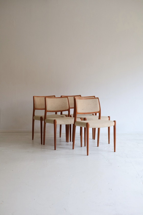 Set di 4 Sedie da pranzo vintage modello 80, Niels Otto Møller – Legno, Tessile (photo 4 of 9)