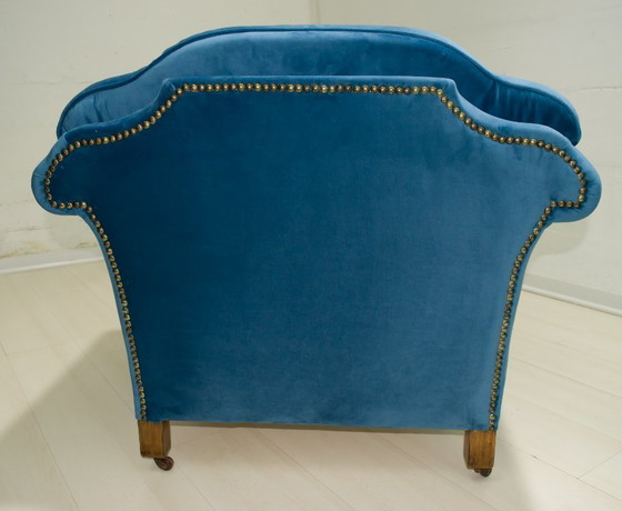 Image 1 of Paar 19e-eeuwse Neo Renaissance Eiken en Blauw Fluwelen Italiaanse Fauteuils