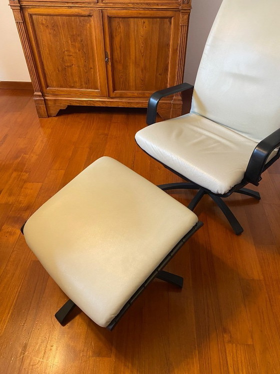 Image 1 of Poltrona Frau Antropovarius Lounge Chair + Ottoman - Ontwerp F.A. Porsche