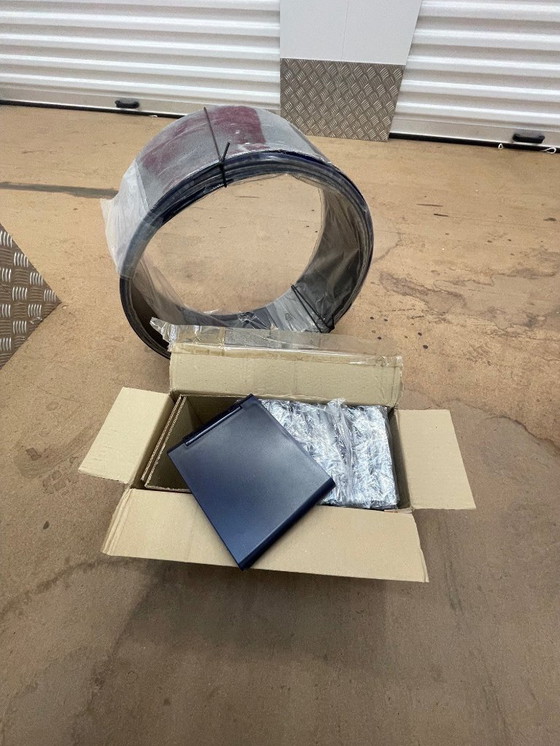 Image 1 of Bücherwurm KARTELL