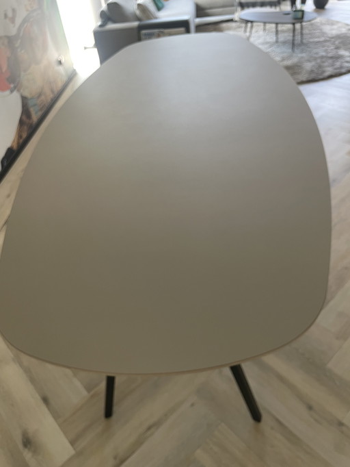 Table de salle à manger par Table du Sud