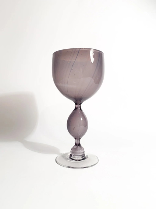 1990er Kosta Edenfalk Lila mundgeblasener Glas-Stundenglas-Kelch