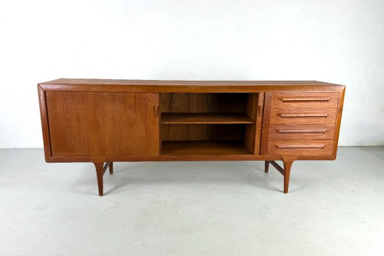 Credenza FA32 di Ib Kofod-Larsen per Faarup - Anni '60 – Faarup Mobelfabrik, Credenze, Legno (photo 3 of 9)