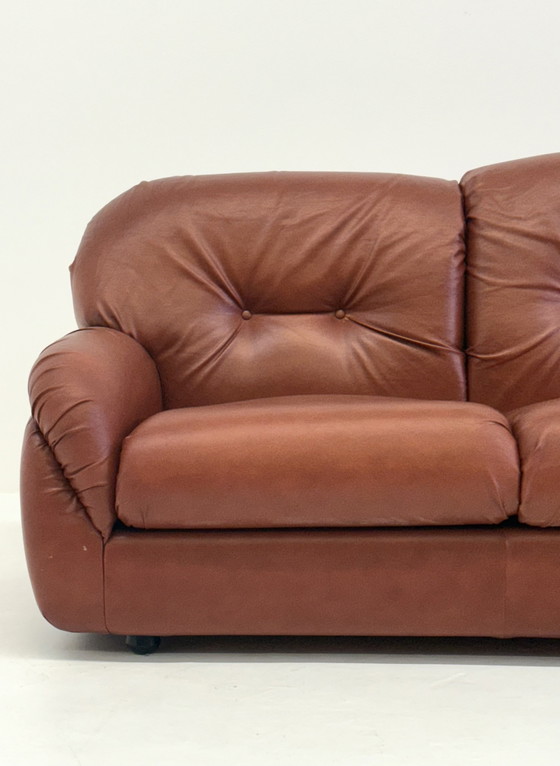 Image 1 of Divano di design vintage di Poltrona in pelle Skai