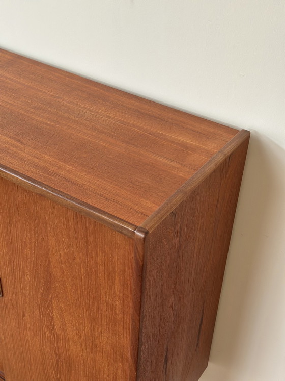 Mobile pensile vintage in stile danese con cassetti in teak, anni '50/'60/'70. – Credenze alte, Wood (photo 6 of 15)