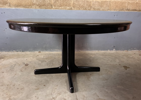 Image 1 of Lubke round oval dining table black extendable