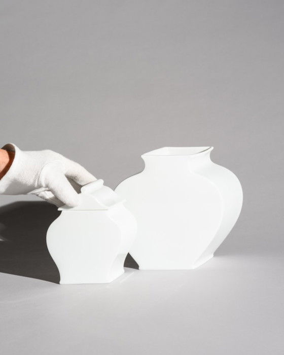 Image 1 of Rosenthal Tadao Amano Porcelaine Boîte à couvercle Sakura 4101/2 Japon Post-moderne SAKURA