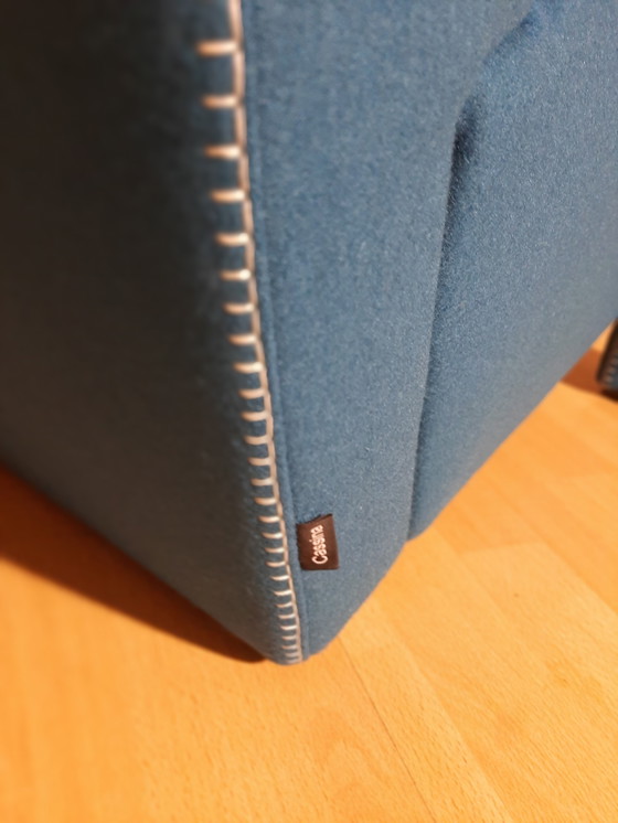 Image 1 of Cassina Utrecht 637, nueva, nunca usada, en tela de lana azul petróleo (serie 13L), costuras de caballo