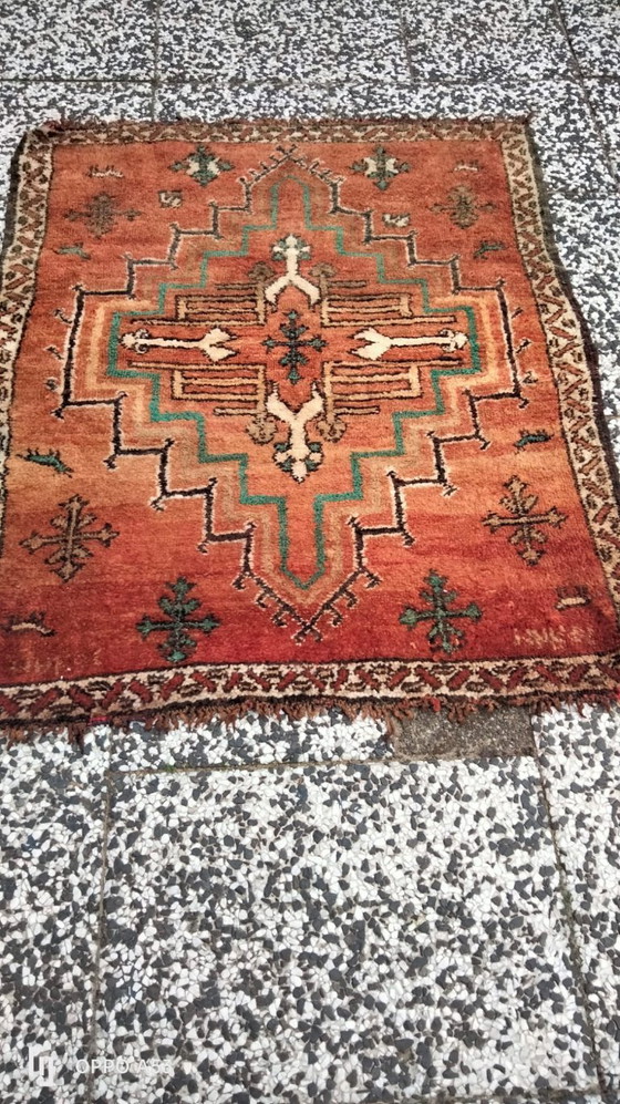 Image 1 of Tapis berbère en laine noué à la main 135 x 110 cm