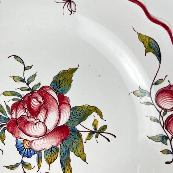 Image 1 of Set di 2 piatti in ceramica dipinti a mano con motivi floreali