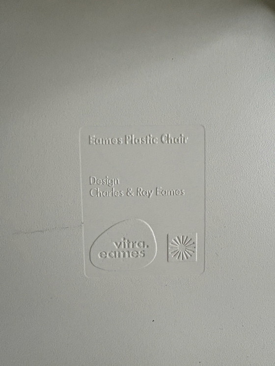 Silla Eames Plastic original de Vitra – Sillas de comedor, Metal, Plástico (photo 5 of 5)
