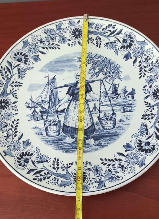 Image 1 of Lot de 2 assiettes murales vintage en faïence de Delft – Boch Belgium / Sphinx royal