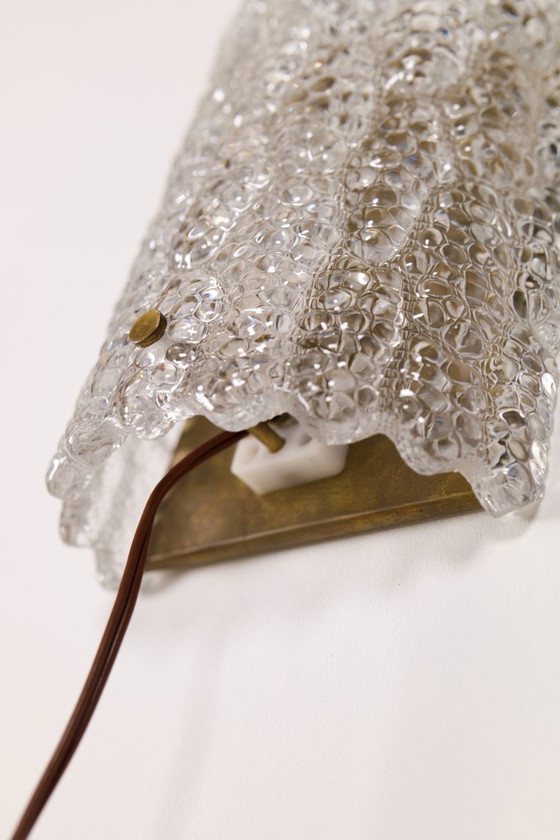 Image 1 of Grande lampada da parete in vetro pressato e ottone, Danimarca, anni '60